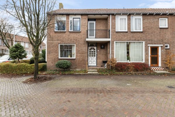 Stoop van Zwijndrechtstraat 16, ZWIJNDRECHT