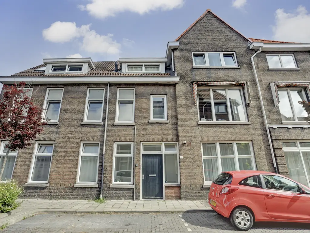 Dirk van Wassenaarstraat 28B, SCHIEDAM