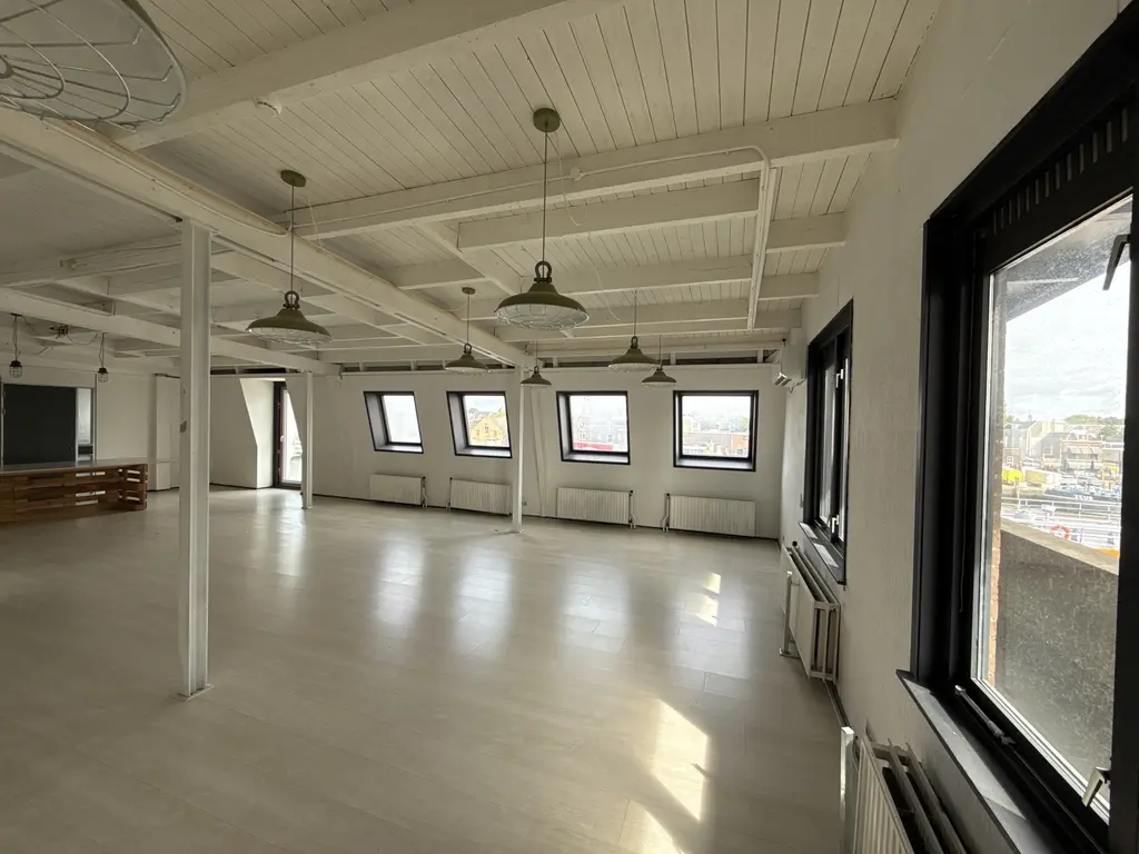 Koningin Wilhelminahaven ZZ 19, VLAARDINGEN