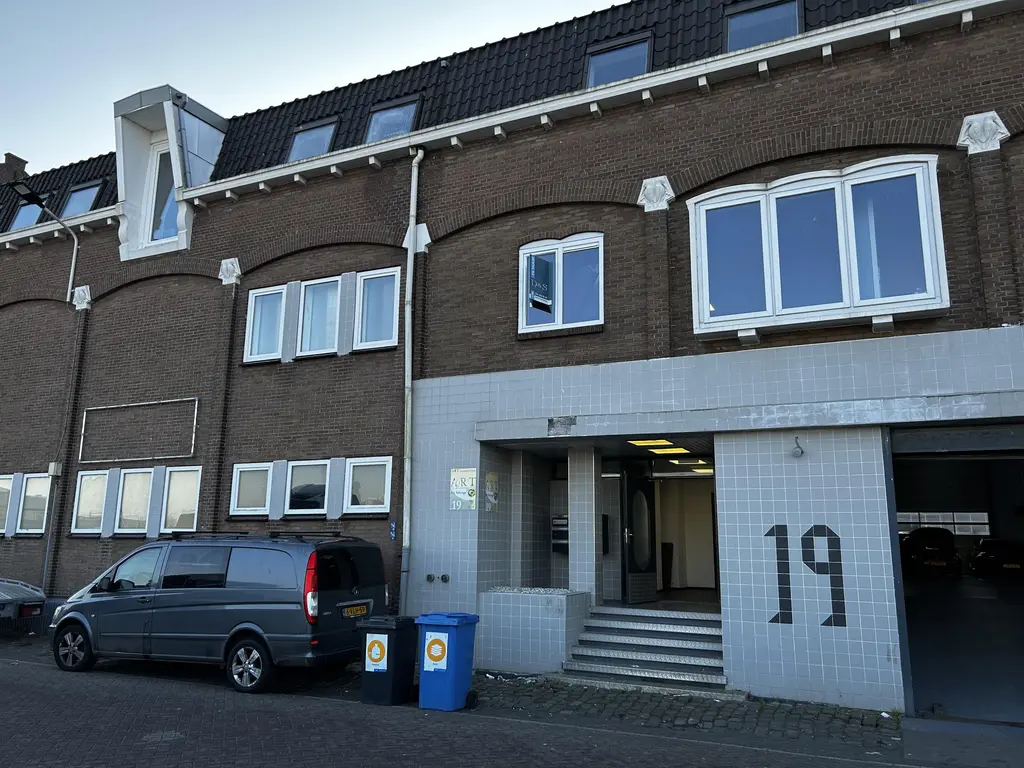 Koningin Wilhelminahaven ZZ 19, VLAARDINGEN