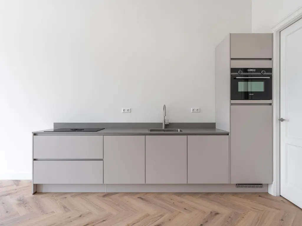 Westzeedijk 140B, ROTTERDAM