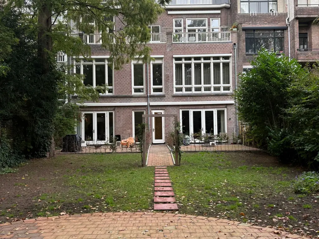 Westzeedijk 140B, ROTTERDAM