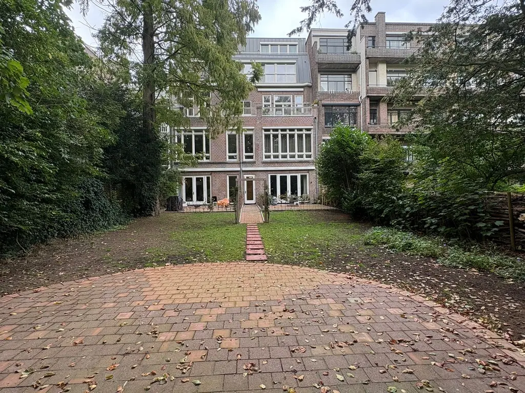 Westzeedijk 140B, ROTTERDAM