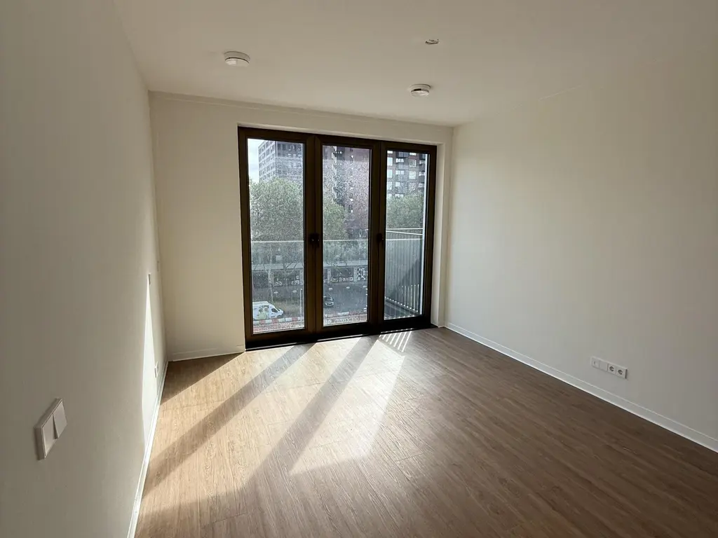 Bundweg 35, ROTTERDAM