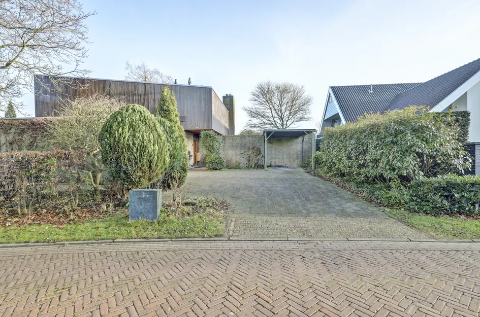 Notaris L P vd Blinkln 11a