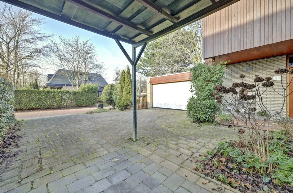 Notaris L P vd Blinkln 11a