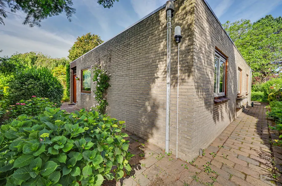 Notaris L P vd Blinkln 11a
