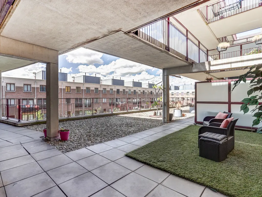 Land van Belofte 8, SCHIEDAM