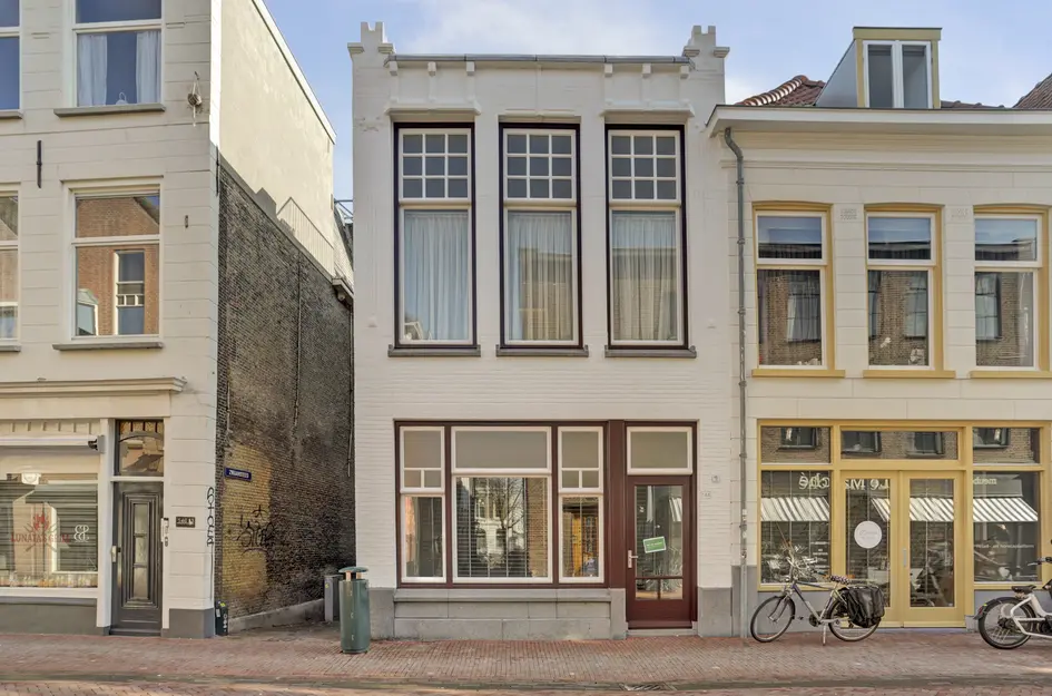 Hoogstraat 144