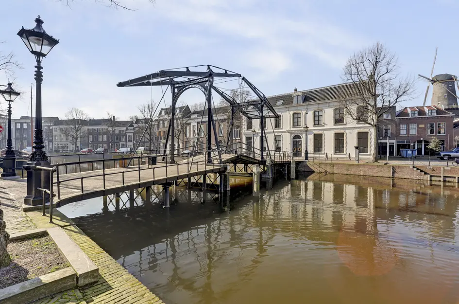 Hoogstraat 144