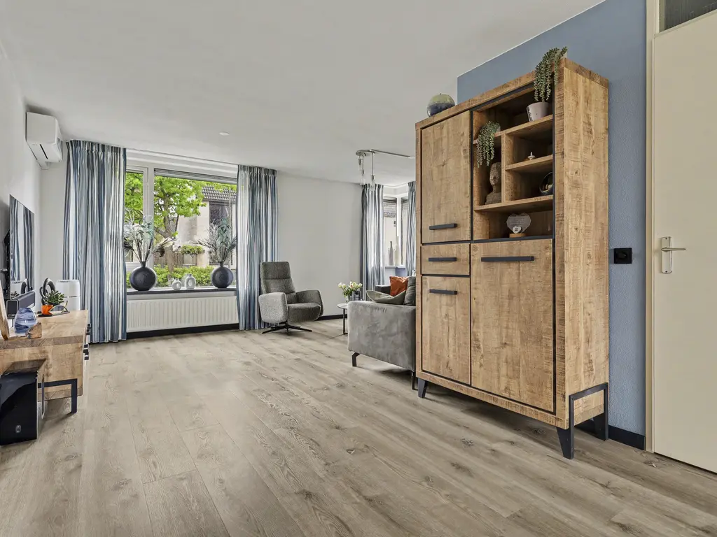 Willem Alexanderstraat 8, ZWARTEWAAL