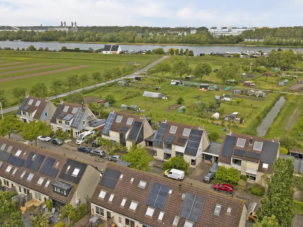 Willem Alexanderstraat 8, ZWARTEWAAL