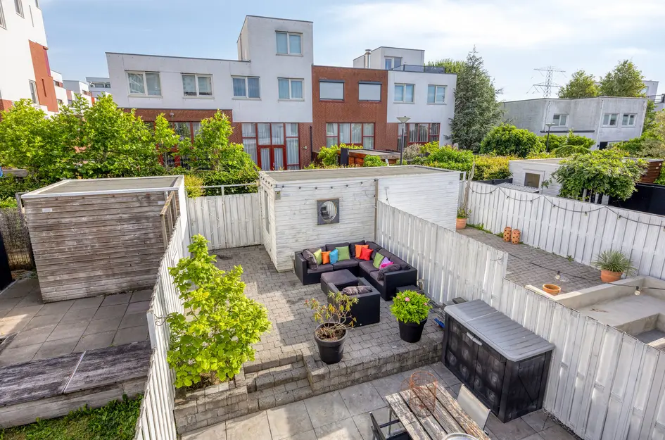 Menorcalaan 33