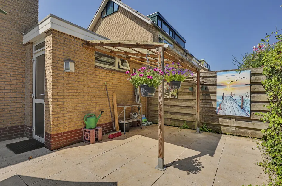 J v d Woudestraat 10