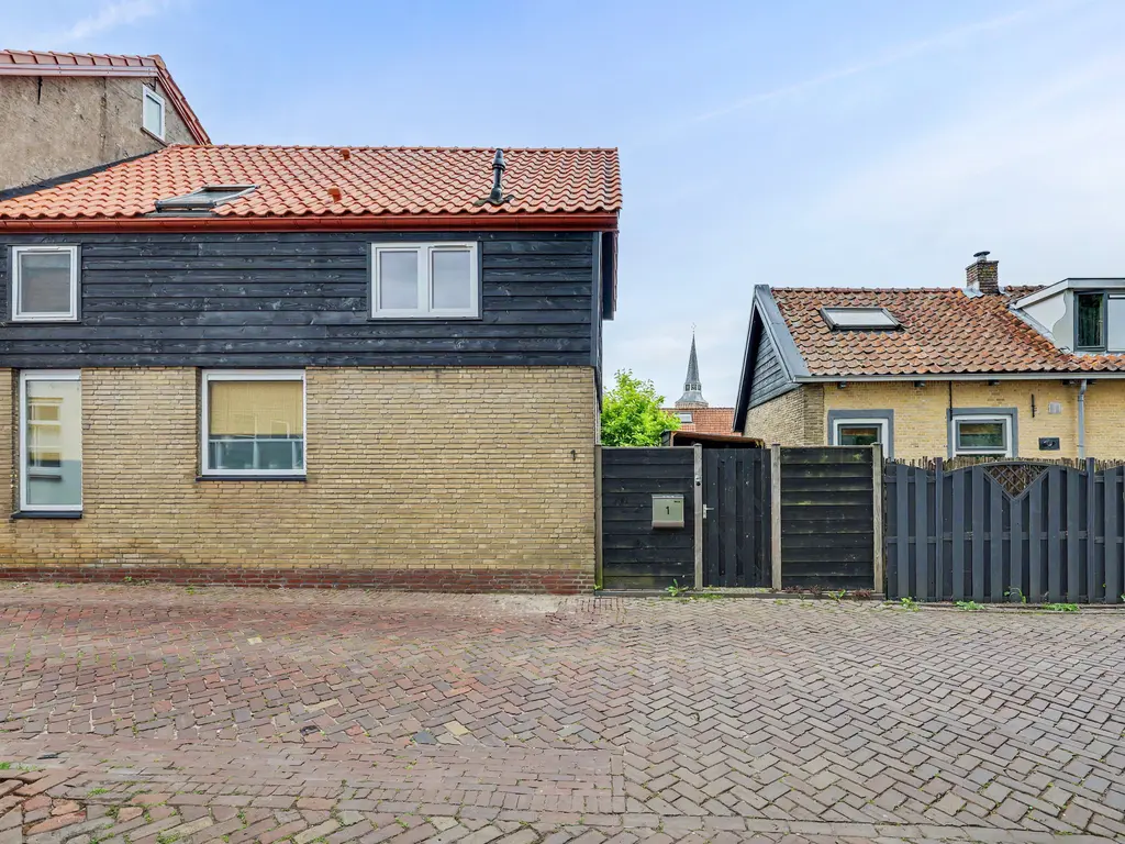 Stationsweg 1, ZUIDLAND
