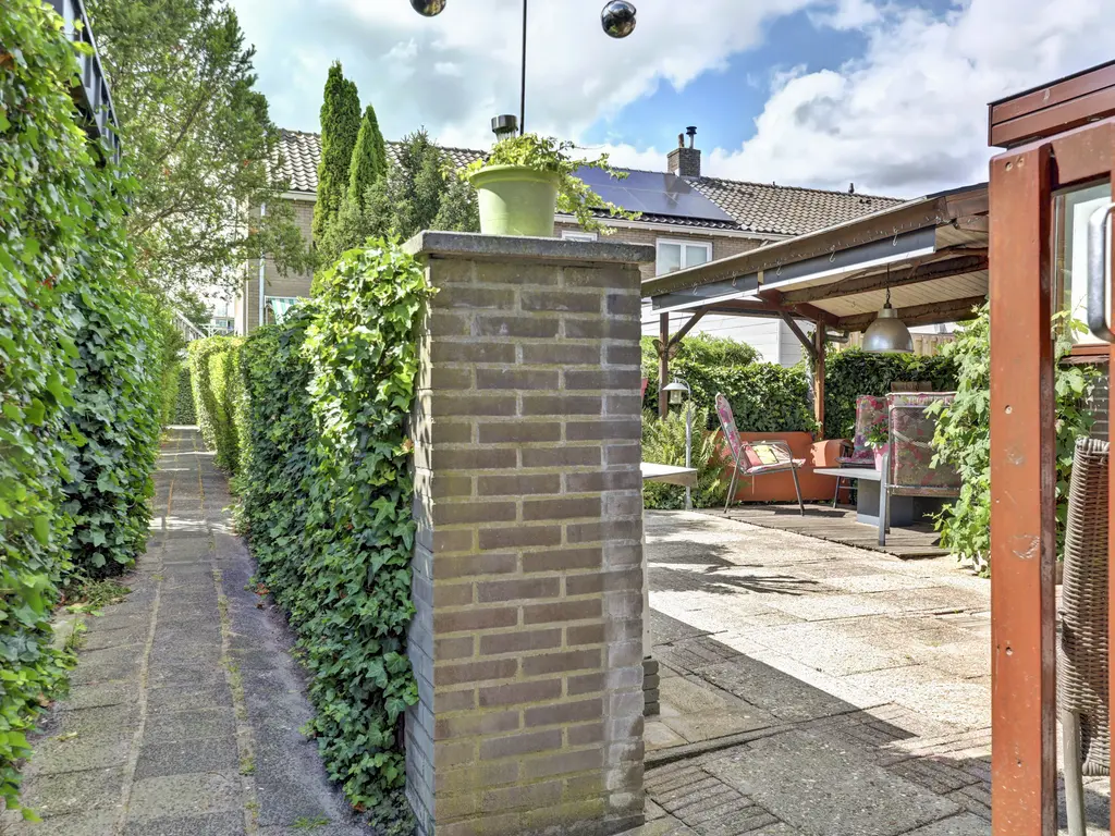 Ribeslaan 30, SCHIEDAM