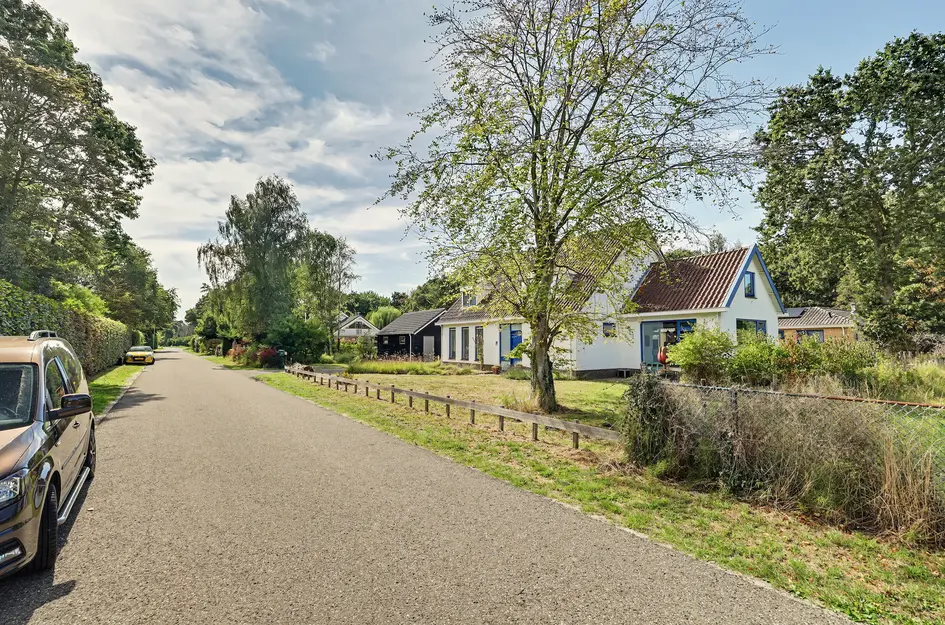 Middelweg 36