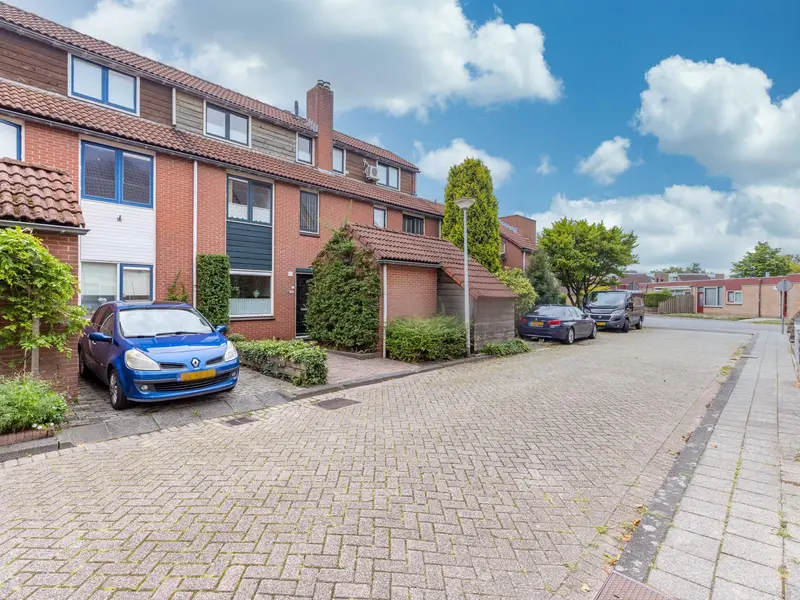 Aardbeiengaard 7, SPIJKENISSE