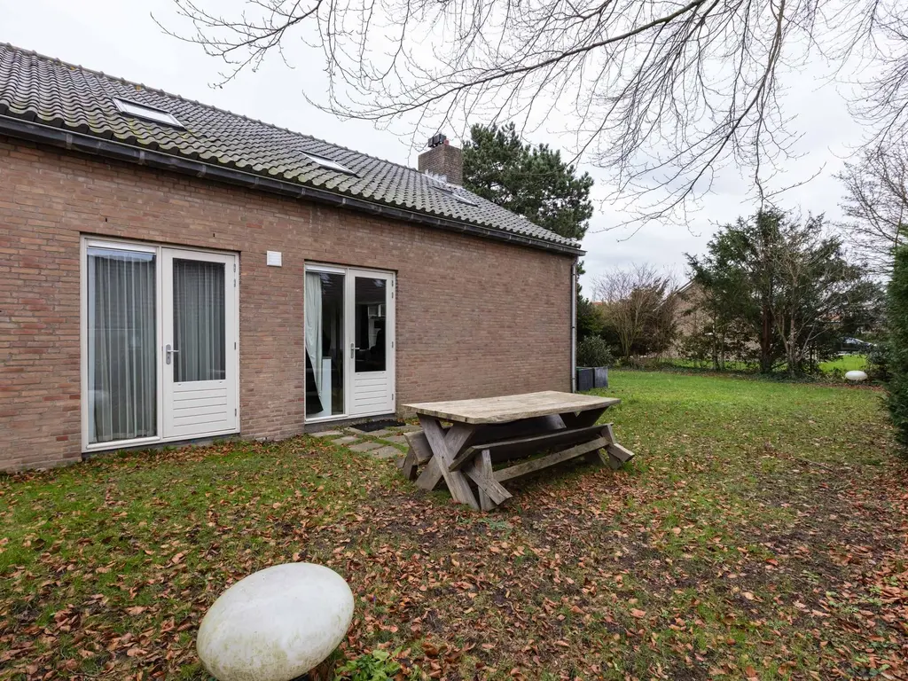 Lijsterbeslaan 1, OOSTVOORNE