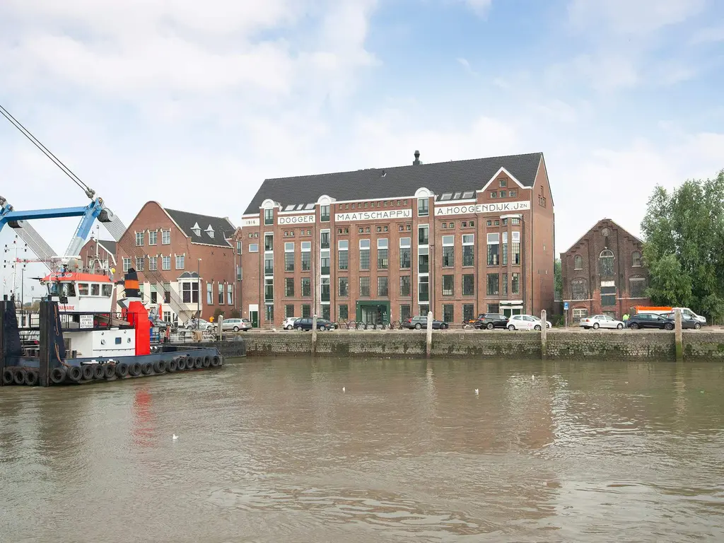 Koningin Wilhelminahaven NZ 2H, VLAARDINGEN