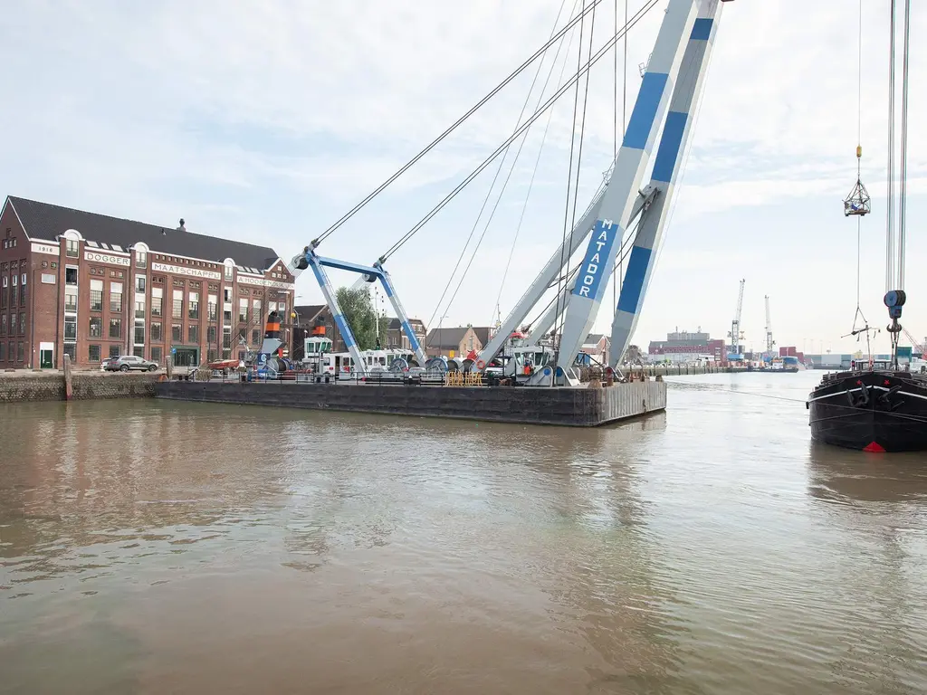 Koningin Wilhelminahaven NZ 2H, VLAARDINGEN