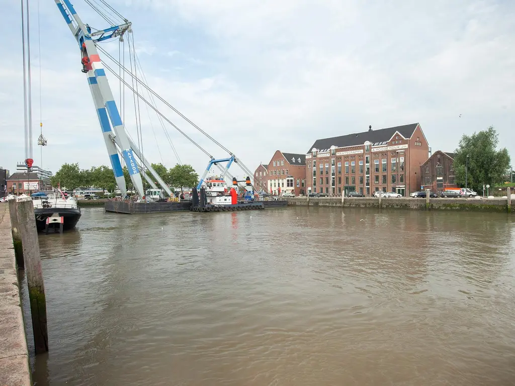 Koningin Wilhelminahaven NZ 2H, VLAARDINGEN