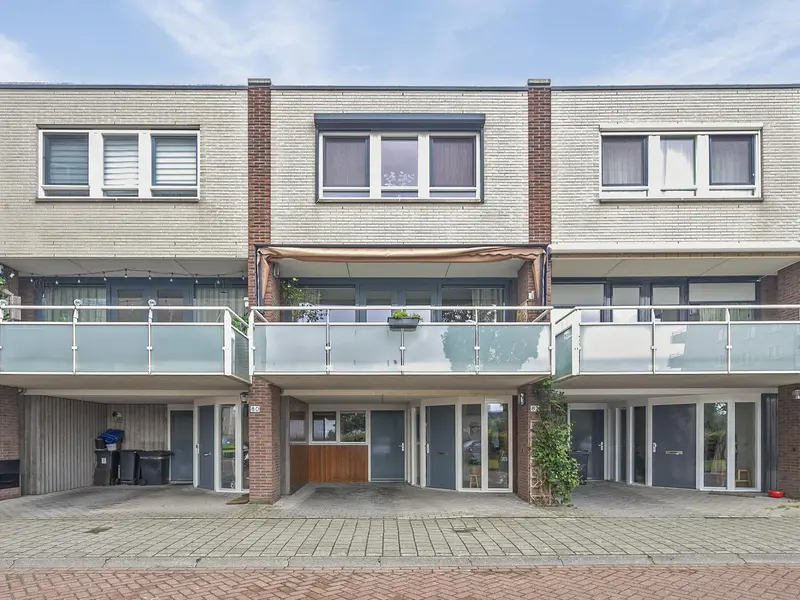 Joop den Uyllaan 82, SCHIEDAM