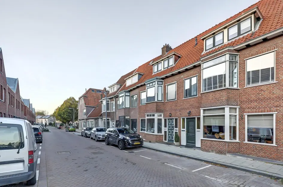 Zestienhovensekade 243