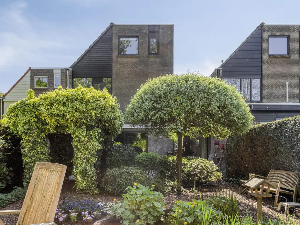 Zuurbes 21, ROTTERDAM