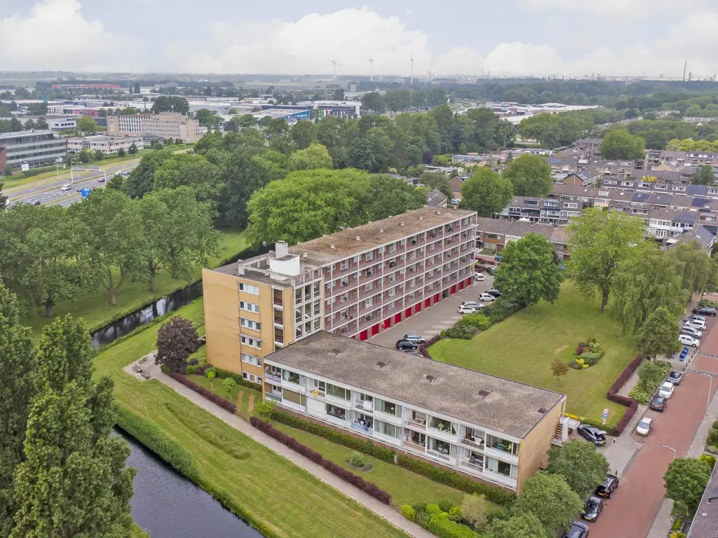 Staringplantsoen 1A, SPIJKENISSE
