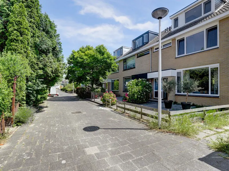 Deimospad 6, SPIJKENISSE