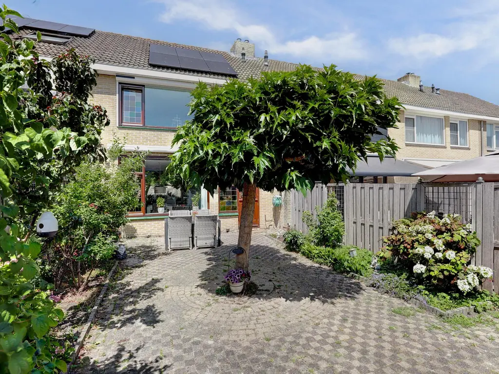 Deimospad 6, SPIJKENISSE