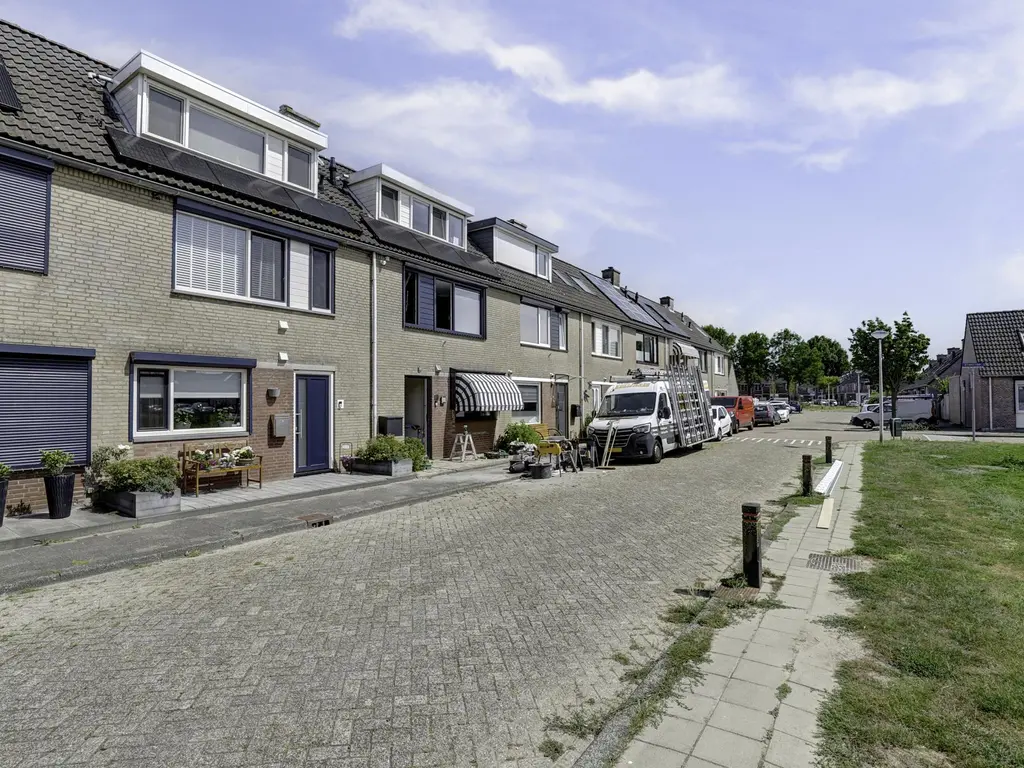 Bonnetpad 16, SPIJKENISSE