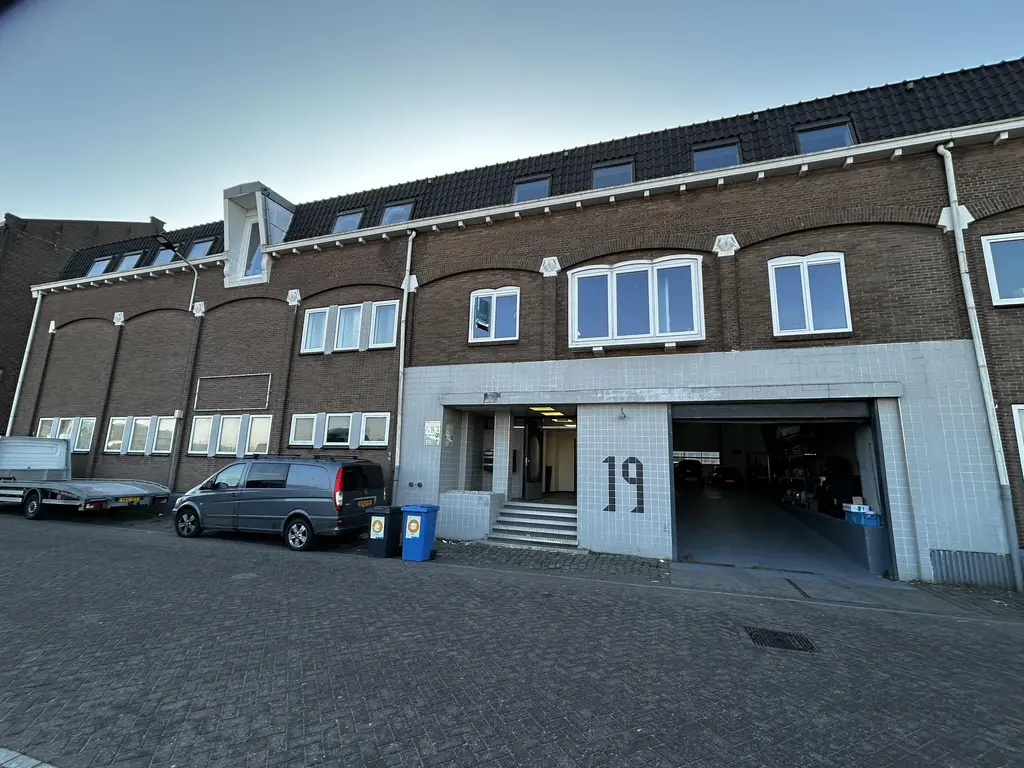 Koningin Wilhelminahaven ZZ 19, VLAARDINGEN