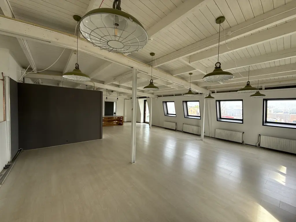 Koningin Wilhelminahaven ZZ 19, VLAARDINGEN