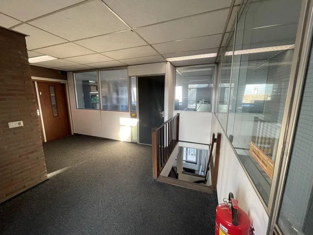 Koningin Wilhelminahaven ZZ 19, VLAARDINGEN