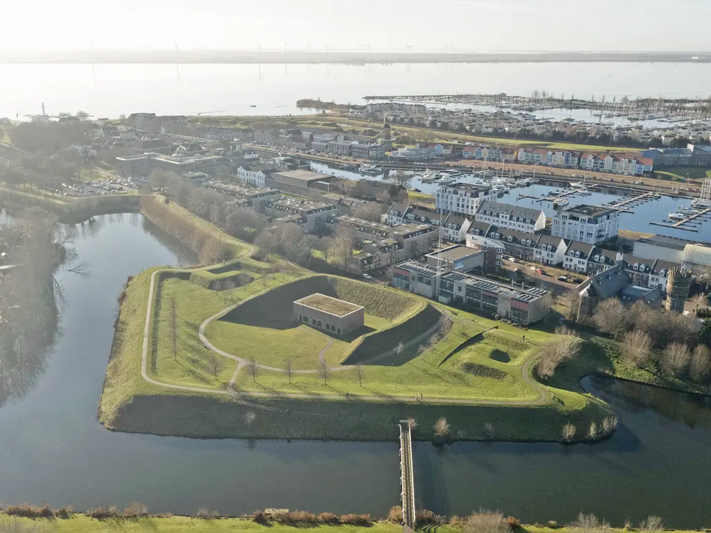 Dreef 56, HELLEVOETSLUIS