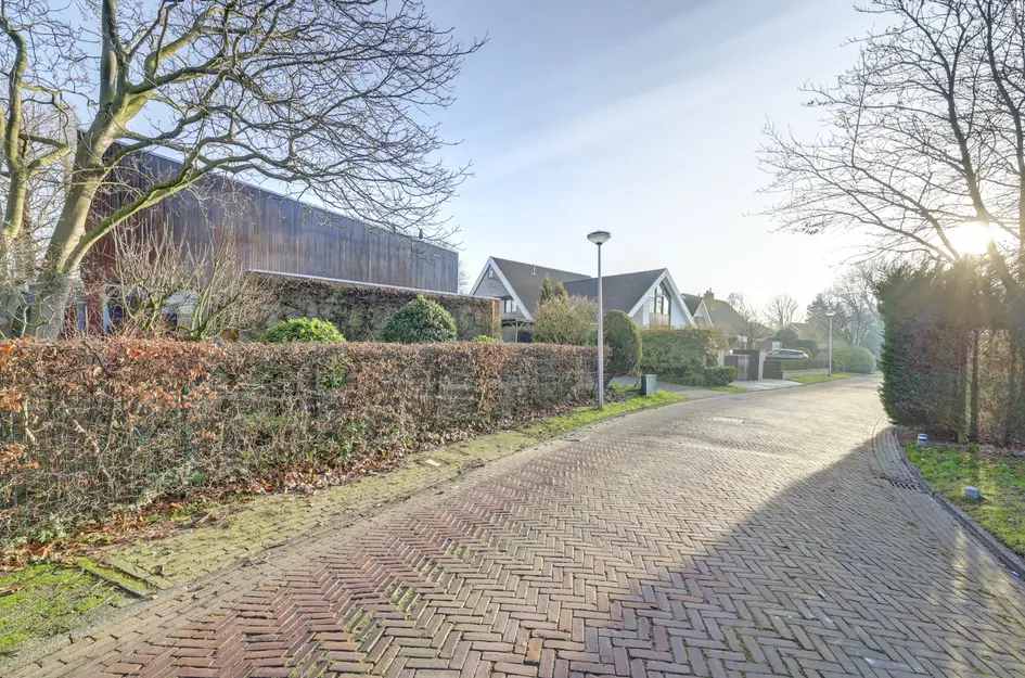 Notaris L P vd Blinkln 11a