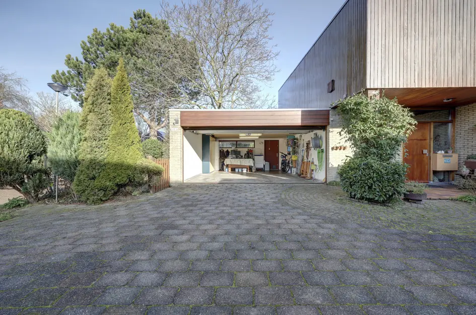 Notaris L P vd Blinkln 11a