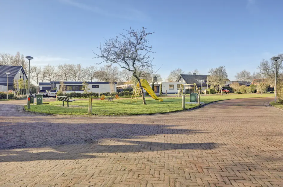 Notaris L P vd Blinkln 11a