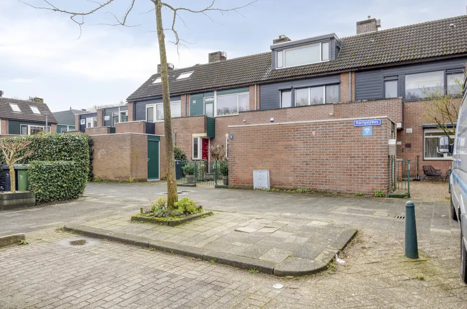 Karmozijnbes 18