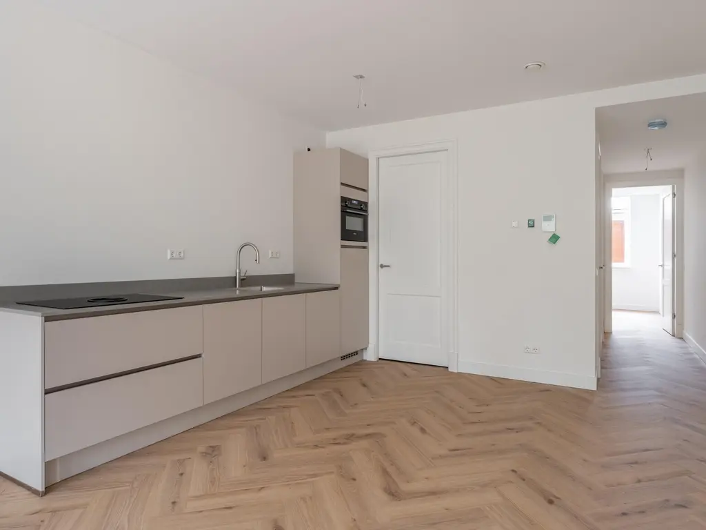 Westzeedijk 140A, ROTTERDAM