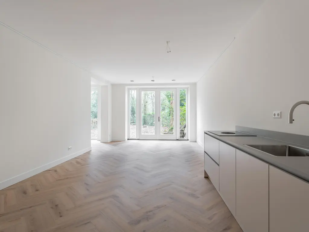 Westzeedijk 140A, ROTTERDAM
