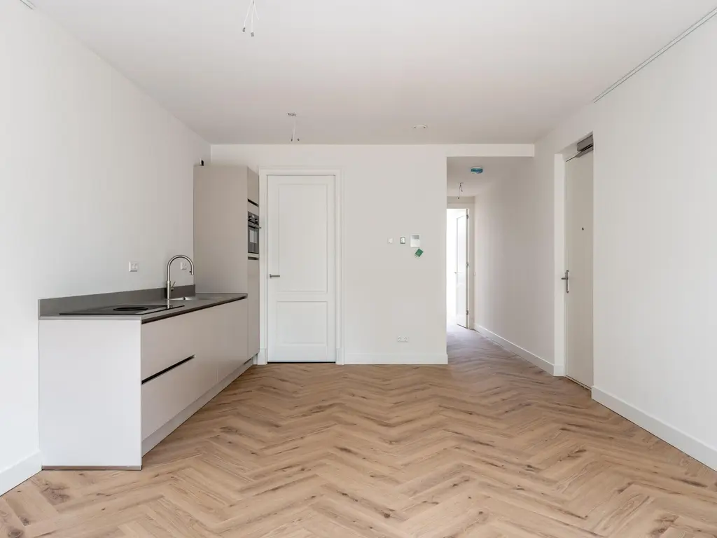 Westzeedijk 140A, ROTTERDAM
