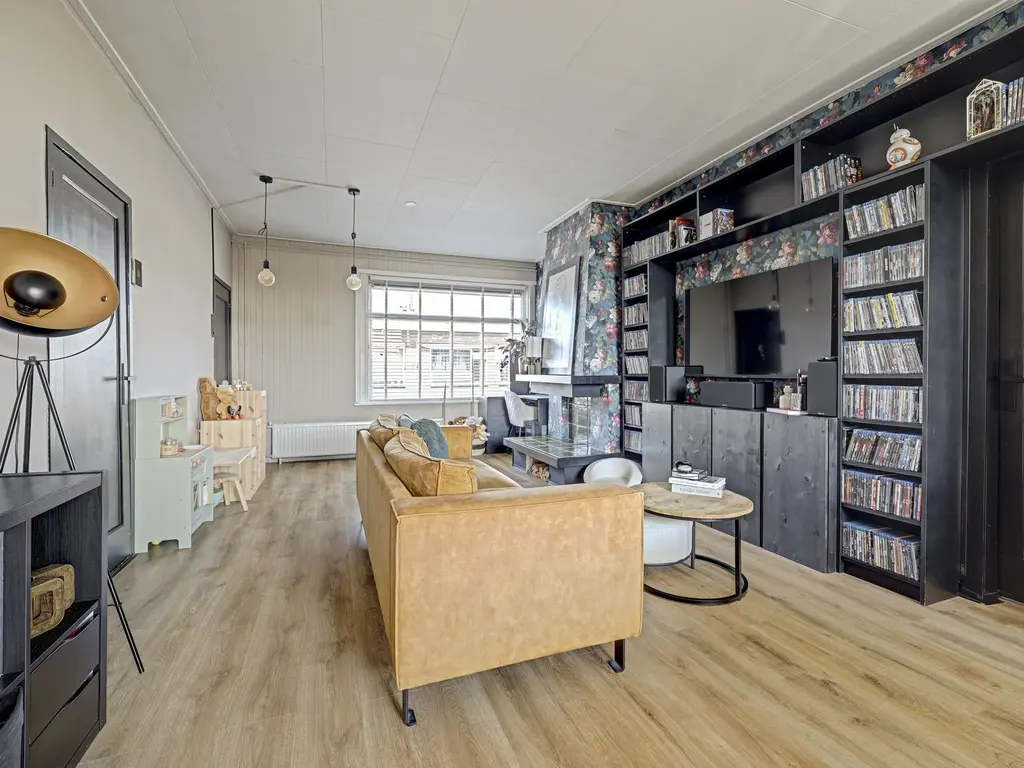 Mr. Troelstrastraat 8, VLAARDINGEN
