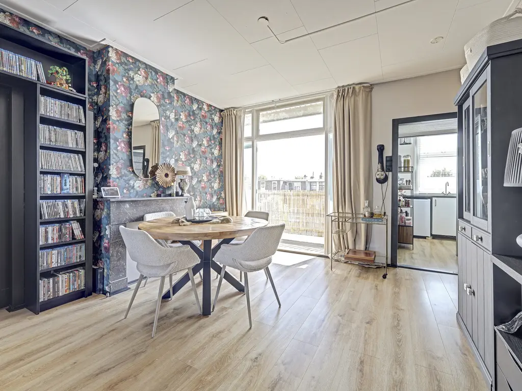 Mr. Troelstrastraat 8, VLAARDINGEN