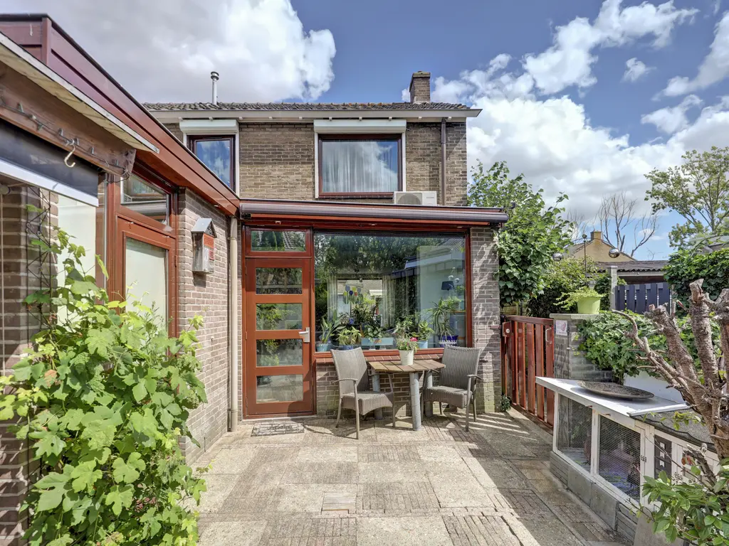 Ribeslaan 30, SCHIEDAM