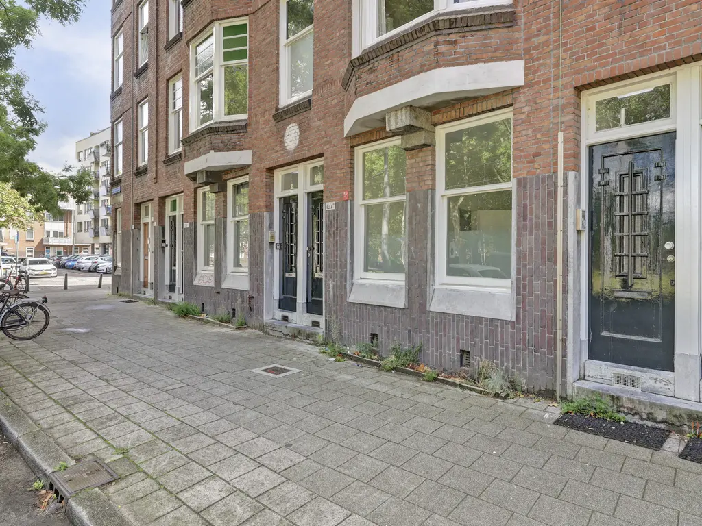 Mathenesserdijk 107A, ROTTERDAM
