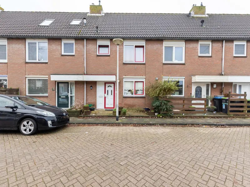 Wollegras 11, SPIJKENISSE