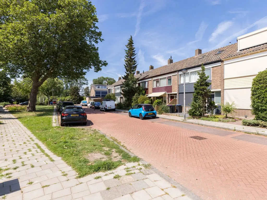 A.M. de Jongstraat 42, SPIJKENISSE